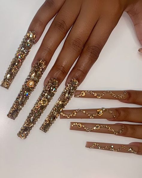 Long Red Nails, Gold Acrylic Nails, Long Square Nails, Wow Nails, Beauty Nails Design, Gold Digger, Long Square Acrylic Nails, Bling Acrylic Nails, Square Acrylic Nails