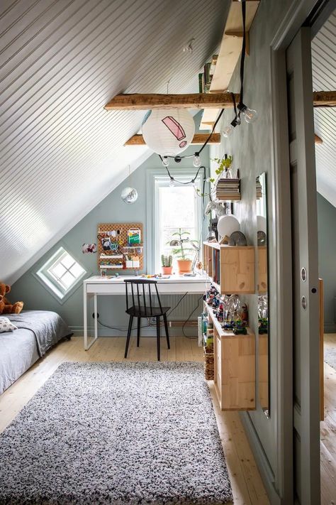 Kids Attic Bedroom, Tiny Attic Room, Attic Bedroom Ideas For Kids, Small Attic Room Ideas, Small Attic Bedroom Ideas, Dilapidated House, Small Attic Bedroom, Small Attic Room, Small Kids Bedroom