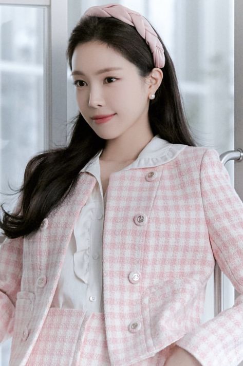 Naeun Apink, 23 Summer, Son Naeun, Tweed Outfit, Apink Naeun, Son Na Eun, Japan Outfit, Summer Campaign, Korean Birthday