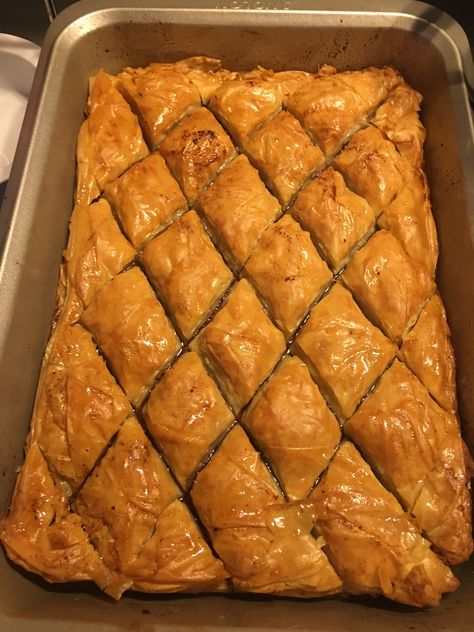 Biscoff Baklava, Biscoff Recipes, Baked Goodies, Baklava, Yummy Food, Baking