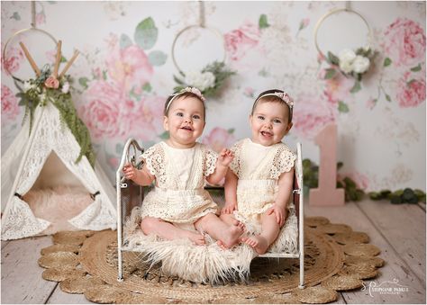 Stephanie Parker Photography Stephanie Parker, Bday Shoot, Photoshoot Backdrops, Virtual Background, Bday Girl, Smash Cake, Bday Ideas, Baby Photoshoot, Shoot Ideas