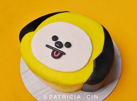 Chimmy Cake, Bt21 Cake, Desserts Board, Computer Cake, Bts Birthday, Bts Cake, Crochet Cake, Anime Cake, Korean Cake