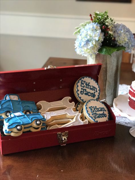 Ford Party Decor, Vintage Truck Birthday Party, Ford Birthday Party Ideas, Mechanic First Birthday, Classic Car Baby Shower Theme, Cars Theme Baby Shower Boys, Mechanic Baby Shower Ideas, Vintage Car Baby Shower Theme, Mechanic Nursery Theme