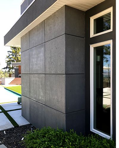 Outdoor Cement Wall Covering Ideas, Boundary Wall Lighting, Outdoor Esthetics, Wall Lighting Design Modern, Concrete Wall Exterior, Concrete Wall Outdoor, Cement Wall Design, Concrete Exterior House, Cement Homes