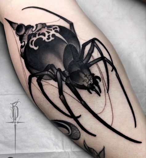 Rare Tattoos, Black And Grey Tattoo, Neotraditional Tattoo, Funky Tattoos, Bug Tattoo, Spider Tattoo, Black Tattoo, Grey Tattoo, Celebrity Tattoos