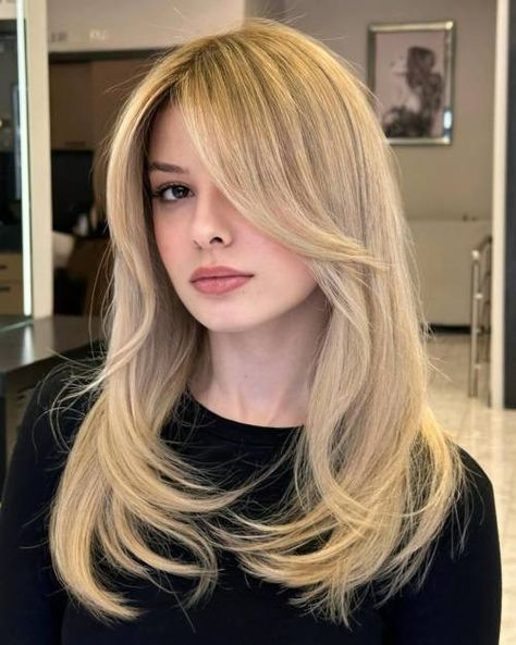 Layered Haircuts For Thinner Hair, Fine Hair Cuts Long, Medium Length Haircut Styles, Haircuts For Long Length Hair, Haircut Fine Hair, Haircut Girl, Long Fine Hair, Kepulauan Riau, Modern Haircuts