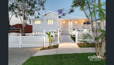 Queenslander Homes Exterior, Queenslander Architecture, Wide Hallway, Queenslander Renovation, Student Spotlight, Queenslander House, Victorian Exterior, Pool And Garden, Three Birds Renovations