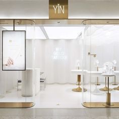 Gallery of YǏN Fine Jewelry Boutique / odd - 8 Jewelry Shop Display, Jewelry Store Interior, Jewelry Store Design, Jewellery Shop Design, Retail Jewelry, Clinic Design, Jewelry Boutique, Hotel Boutique, Retail Interior