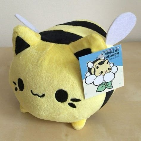 Cute Plushies Stuffed Animals, Bee Stuffed Animal, Tasty Peach Studios, Kawaii Bee, Tasty Peach, Cute Bees, Cute Squishies, Sewing Stuffed Animals, Cute Plushies