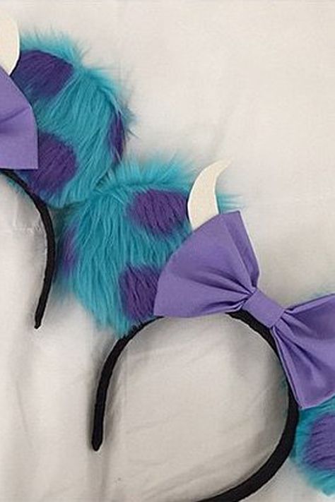 To make your next Disney trip the best one yet, we've rounded up all kinds of ideas for custom mouse ears that reflect your family's personality — some of them even come from ear-makers themselves Diy Disney Ears, Disneyland Ears, Diy Mickey Ears, Disney Mouse Ears, Disney Headbands, Disney Mickey Ears, Disney Mouse, Mickey Mouse Ears, Disney Ears