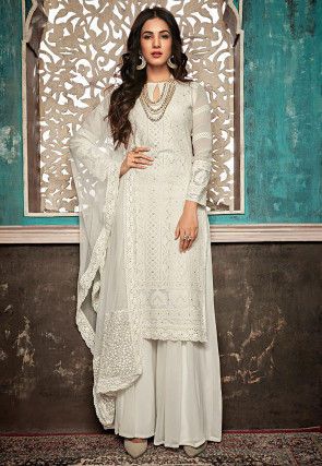 Orang India, Butterfly Net, Indian Designer Suits, Color Butterfly, Gaun Fashion, Palazzo Suit, Party Women, Salwar Kamiz, White Suit