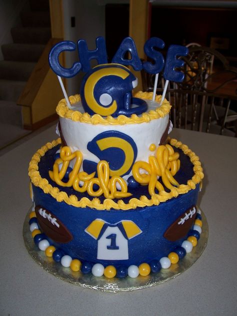 St. Louis Rams Rams Football Cake, Rams Cake, Ny Giants Cake, Football Sweets, Football Themed Desserts, Nfl Cake, Raiders Cake, Cake Football, Sports Themed Cakes