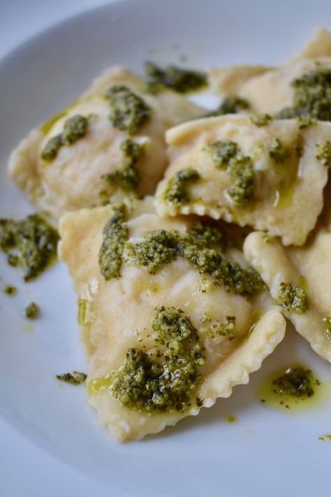 Homemade Chicken Ravioli – Cooking for Everyone Stuffed Ravioli, Chicken Ravioli, Easy Homemade Pasta, Homemade Pasta Dough, Ravioli Recipe, Mozzarella Chicken, Chicken Stuffed, Homemade Dough, Pasta Dough