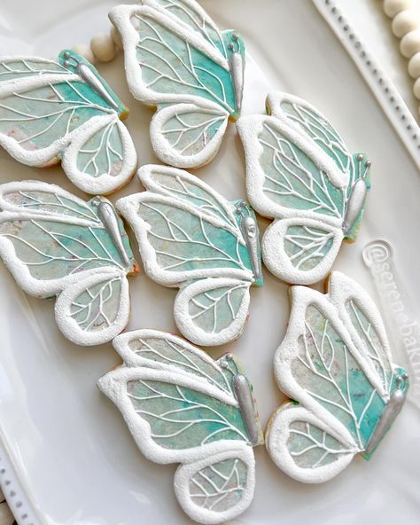 It’s in the mid 70s with full sunshine today here in CT. ☀️ Almost makes up for the rainy forecast for the rest of the week.. almost 😆 These teal butterflies were party favors for the most fun 11 year girl I know! #butterfly #butterflycookies #butterflycookie #sugarcookiesofinstagram #sugarcookies #decoratedcookies #decoratedcookiesofinstagram #customcookies #customcookiesfairfieldcounty #serenebakingco 11 Year Girl, Butterfly Birthday Cakes, Butterfly Cookies, Teal Butterfly, Butterfly Party, Butterfly Birthday, Cookies Decorated, Birthday Cookies, Custom Cookies