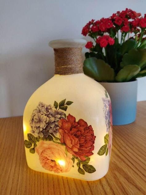 Patron Bottle Crafts, Whiskey Bottle Crafts, Diy Bottle Lamp, Bottle Fairy Lights, Patron Bottle, Liquor Bottle Crafts, Patron Tequila, Tequila Bottle, Light Up Bottles