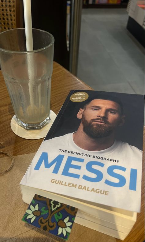 lionel messi biography guillem balague book barcelona fc psg inter miami Antonella Messi, Messi Funny, Ronaldo Haircut, Skateboarding Tricks, Messi Videos, Cute Football Players, Happy Woman Day, Barcelona Players, Messi Photos