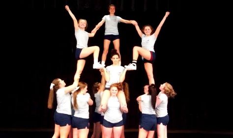 Cheer Stunts Pyramids, Pyramid Cheer Stunts, Cheer Pyramids High School, Stunt Ideas, Cheer Pyramids, Kids Cheerleading, Pyramid Structure, Youth Cheerleading, Cool Cheer Stunts