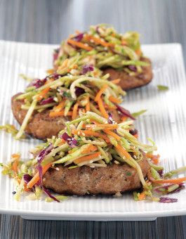 Asian Turkey Burger Recipes, Asian Burgers With Slaw, Turkey Smash Burgers, Asian Turkey Burgers, Asian Burger, Turkey Burger Recipes Healthy, Burger Recipes Seasoning, Burger Ideas, Yummiest Food