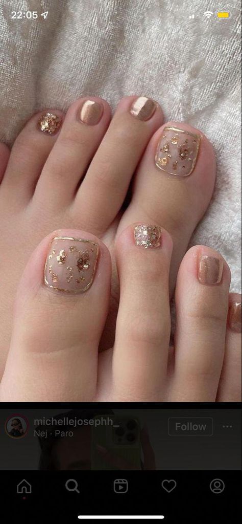 Nail Feet Design Simple, Nail Design For Feet Toenails, Plus Size Jewelry Accessories, Pedicure Ideas Elegant, Nail Art For Toes Toenails, Nail Feet Design, Gelish Pie, Elegant Toe Nails Classy, Feet Nails Design Pedicures