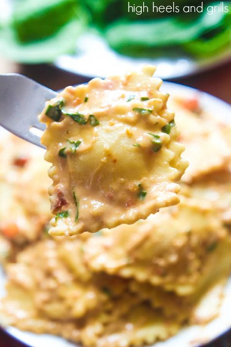 This ravioli is creamy and flavorful and considering how easy it is to make, you will definitely want it in your regular dinner rotation. Let me be the first to say that I am all for making dinners completely from scratch. I like knowing what’s in it, it makes me feel accomplished, and it usually … White Ravioli, Basil Ravioli, Pork Tenderloins, Honey Pork, Dinner Rotation, Food Pasta, Easy Pasta Dishes, Yummy Meals, Meatless Mondays