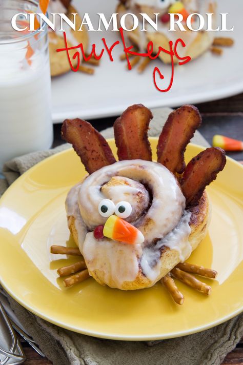 Thanksgiving Morning Breakfast, Cinnamon Roll Turkeys, Thanksgiving Morning, Thanksgiving Breakfast, Breakfast Specials, Thanksgiving Treats, Turkey Recipe, Easy Cinnamon, Thanksgiving Fun