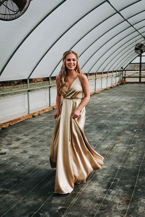 Classic Elegant Style, Champagne Bridesmaid Dresses, Champagne Bridesmaid, Gold Bridesmaid Dresses, Gold Bridesmaids, Satin Bridesmaid Dresses, Dress Wrap, Dress Simple, Long Prom Dresses