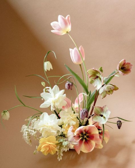 Purple wedding flowers centerpieces