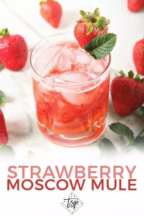 Strawberry Mixed Drinks, Strawberry Moscow Mule, Strawberry Cocktail, Strawberry Drink, Strawberry Cocktails, Spring Drink, Spring Cocktail, Moscow Mules, Moscow Mule Recipe