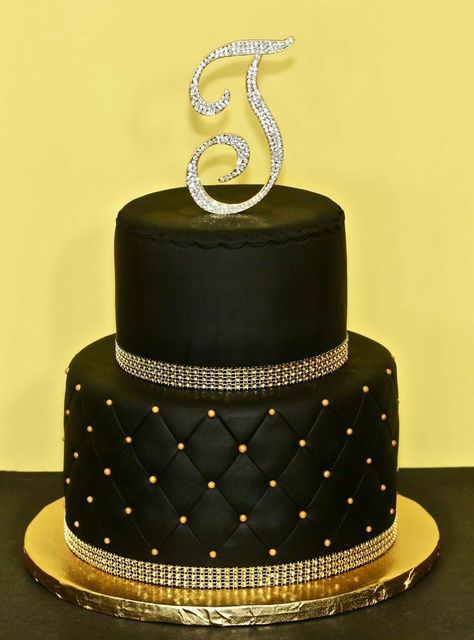 Black And Gold Birthday Cake, Birthday Cake Girls Teenager, Black And Gold Cake, 13 Birthday Cake, Gold Birthday Cake, Black Cake, 21st Birthday Cakes, Sweet 16 Cakes, Elegant Birthday Cakes