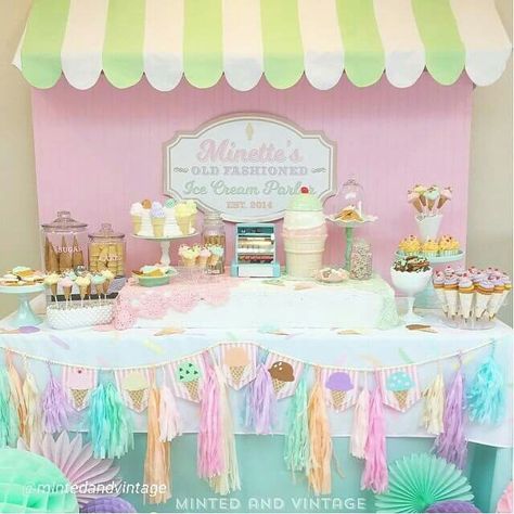 Ice cream party Ice Cream Parlor Party, Ice Cream Social Party, Ice Cream Party Theme, Old Fashioned Ice Cream, Ice Cream Stand, Ice Cream Birthday Party, Ice Cream Theme, Sweet Party, Vintage Ice Cream