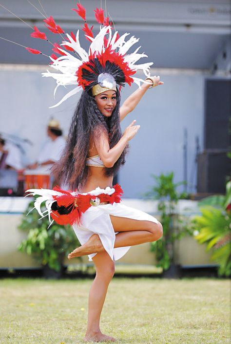 Hawaii Culture, Polynesian Women, Polynesian Beauty, Tahitian Costumes, Ori Tahiti, Polynesian People, Sunset Tropical, Tahitian Dance, Polynesian Dance