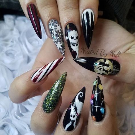 Nightmare Before Christmas Nails, Horror Nails, Halloween Nails Diy, Skull Nails, Halloween Nails Easy, Witchy Nails, Halloween Acrylic Nails, Stiletto Nail Art, Cute Halloween Nails