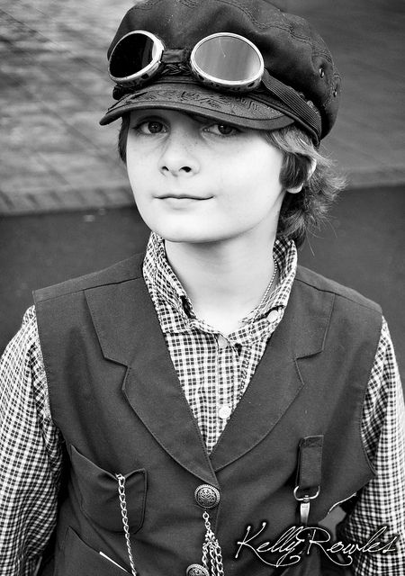 Marshall, Is the child of Jade and Cameo, he inherited Jades love for adventure but also got his fathers brains, he only has a small group of friends and is the holder of the Gegeto ring for a small amount if time while traveling through Zodre Steampunk Boy, Steampunk Kids, Wedding Kids Outfit, Mode Steampunk, Steampunk Men, Diy Kostüm, Style Steampunk, Steampunk Wedding, Neo Victorian