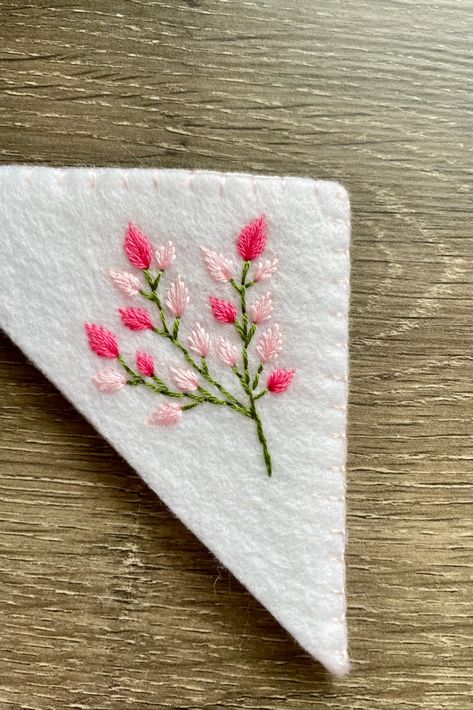 Looking for personalized hand embroidered Bookmarks ? Look no further, every bookmark represent beautiful creation. Embroidered Bookmarks Diy, Sewing Letters, Embroidered Bookmarks, Embroidery Bookmark, Felt Bookmark, Book Cover Diy, Wool Felt Projects, Corner Bookmarks, Hand Embroidery Videos