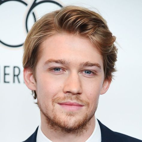 11 Best Men's Hairstyles for Fine Hair 2020 Mens Haircuts Fine Hair, Mens Hairstyles Fine Hair, Center Part Hairstyles, Fine Hair Cuts, Fine Hair Men, Vinegar Hair Rinse, Pump Up The Volume, Joe Alwyn, Hairstyles For Fine Hair