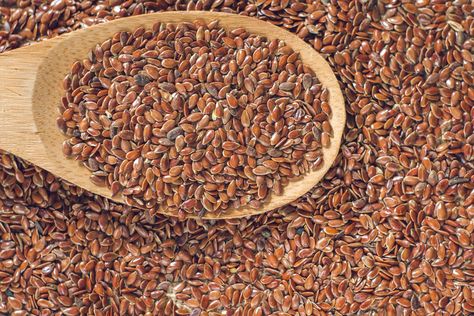 Why You Should Be Eating Flaxseed On A Regular Basis Blood Pressure Lowering Foods, Foods For Heart Health, High Protein Smoothies, Eat This Not That, High Fiber Foods, Good Foods To Eat, Fiber Foods, Rich In Protein, Health Eating