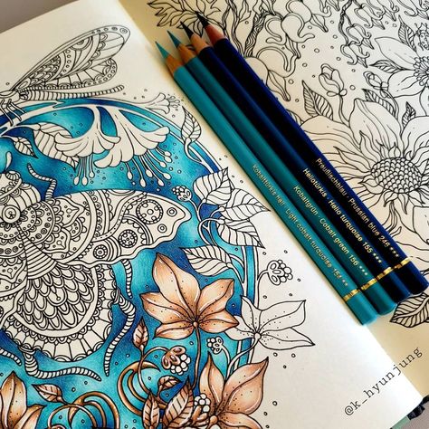 Colored Pencil Art Projects, Joanna Basford Coloring, Pencil Inspiration, Hannah Karlzon, Gardens Coloring Book, Coloring Pages Inspirational, Colored Pencil Artwork, Johanna Basford Coloring Book, Color Schemes Colour Palettes