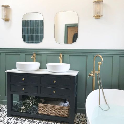 @hollylodgereno on Instagram: “The new en-suite! I seem to have decorated everything with greens recently but I absolutely love it. This is green smoke by farrow and ball…” Green Bathroom Vanity, Vintage Style Mirror, Double Vanity Unit, Bathroom Paneling, Green Vanity, Black Vanity Bathroom, Bath Mirror, Downstairs Toilet, Farrow And Ball