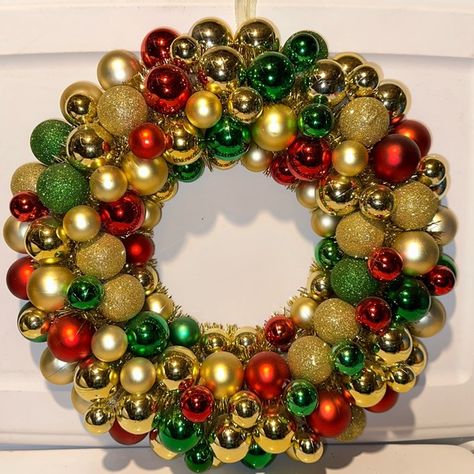 16” Christmas Ornament Wreath Ornament Wreath Tutorial, Christmas Ball Wreath, Creative Christmas Crafts, Christmas Decorations Centerpiece, Ball Wreath, Christmas Ornament Wreath, Christmas Door Wreaths, Easy Christmas Decorations, Xmas Wreaths