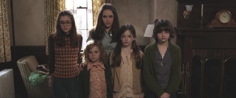 Mackenzie Foy in the film 'The Conjuring' (2013) The Conjuring 2013, Ed And Lorraine Warren, Ed And Lorraine, Lorraine Warren, Mackenzie Foy, Film Watch, Ethereal Aesthetic, Best Horror Movies, Paranormal Investigation