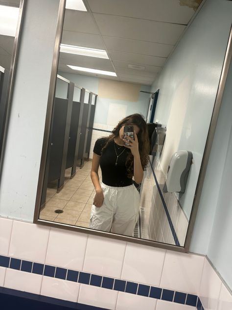 school, bathroom, student, outfit, black shirt, white pants, white shirt, black pants, golf jewelry, vibes, aesthetic School Bathroom Mirror Selfie, Bathroom Mirror Selfie Aesthetic, Trial Room Selfies, School Bathroom Pics, Bathroom Poses, Bathroom Mirror Selfie Poses, Aesthetic Tips, School Bathroom, Fake Acc