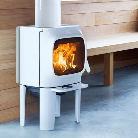 Contemporary Wood Burning Stoves, Modern Wood Burning Stoves, Inset Electric Fires, Wood Burning Stoves, Snug Room, Modern Flames, Norwegian Design, Wood Heater, Cast Iron Stove