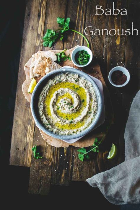 Baba Ganoush (Roasted Eggplant Dip) Authentic Baba Ganoush Recipe, Baba Ganush, Aubergine Dip, Babaganoush Recipe, Roasted Eggplant Dip, Easy Salsa Recipe, Crock Pot Dips, Pitta Bread, Eggplant Dip