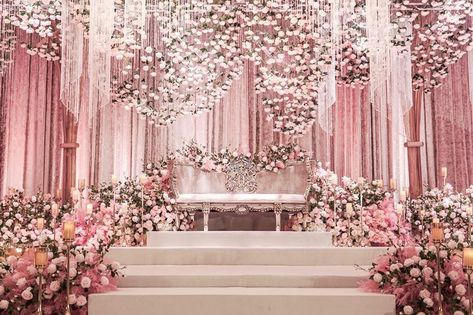 🌹🌹🌹🌹🌹🌹🌹🌹 Rose Gold Wedding Decorations Backdrop, Rose Gold Wedding Stage Decor, Pelamin Rumah Exclusive, Pelamin Mewah Exclusive, Pelamin Bunga Penuh, Rose Gold Wedding Decor, Wedding Instagram, Wedding Concept, Wedding Backdrop Decorations