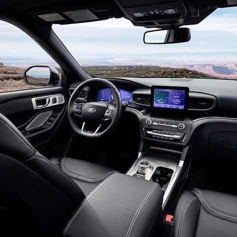 The 2019 Ford explorer has new UPGRADED interior! How exciting!  #regram via @bddesign98 Ford Expedition Interior, Ford Escape Interior, Ford Explorer Interior, Comfy Car, 2022 Ford Explorer, Trucks Interior, New Audi Q7, Ford Explorer St, Ford Explorer Accessories