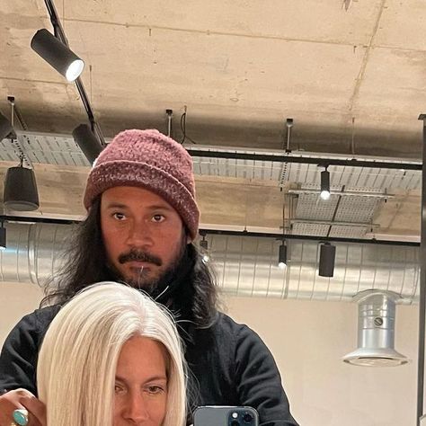 Sarah Harris on Instagram: "@hershesons giving good hair days @hair_by_premlee ✂️" Sarah Harris Hair, Sarah Harris 2023, Jillian Harris Hair, Sara Haines Hair, Sarah Harding Hair, Sarah Nagel Holistichabits Hair, Sarah Harris Vogue, Sarah Harris, Feminine Hairstyles