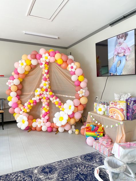 Five Is A Vibe Party Decor, 5 Is A Vibe Balloons, Hippy Party Decorations Diy, Sweet 16 Hippy Party, Hippi Theme Birthday, It’s A Vibe Birthday Party, 6 Is A Vibe Party, Five Is A Vibe Birthday Outfit, Hippy Theme First Birthday