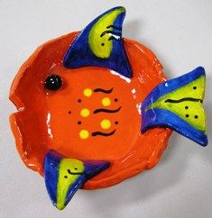 Clay Projects Kids, Clay Handbuilding, Ceramic Lessons, Clay Projects For Kids, Clay Bowls, Fish Bowls, Clay Arts, Clay Fish, Elementary School Art