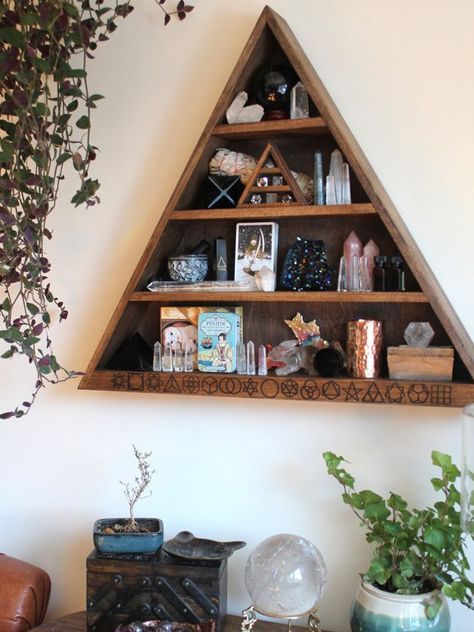 Crystal display shelf Metaphysical Decor, Witch Bedroom Decor, Wall Altar, Witch Bedrooms, Crystal Shelf, Meditation Corner, Crystal Altar, Triangle Shelf, Zen Room