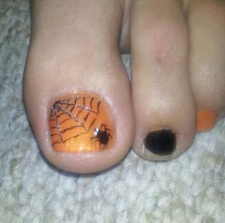 Halloween Pedicure, Nail Polish Halloween, Halloween Toe Nails, Halloween Toes, Halloween Nail Art Tutorial, Holloween Nails, Pedicure Designs Toenails, Nail Appointment, Pedicure Nail Designs